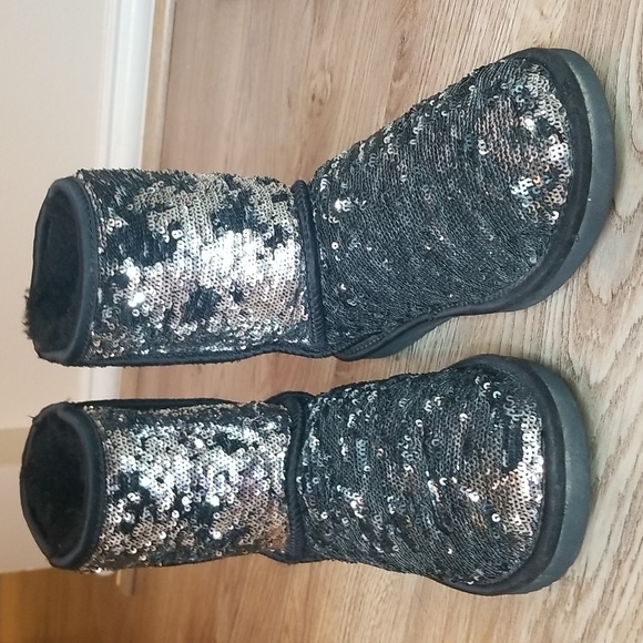 UGG Girls Black Silver Sequin Sparkle Warm Shimmer Shine Winter Boots Size 6 - Picture 2 of 12